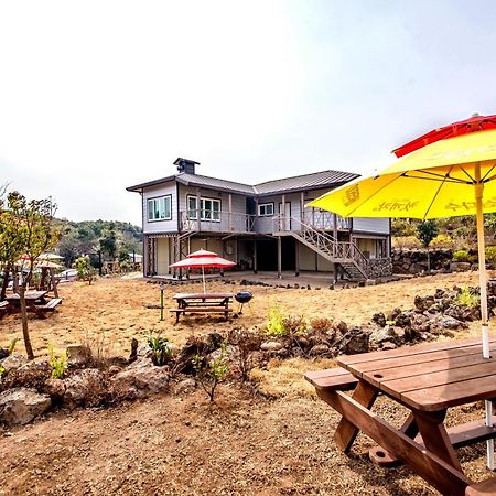 Jeju Myung House Villa ซอกวีโพ ภายนอก รูปภาพ