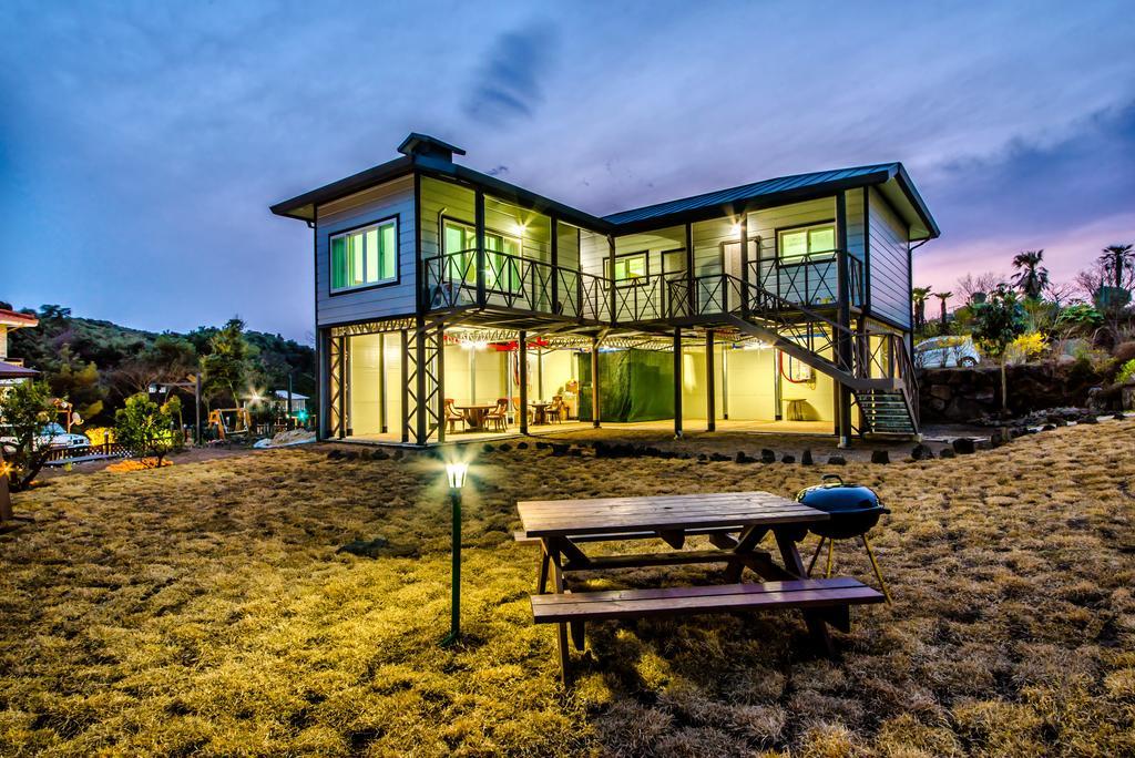 Jeju Myung House Villa ซอกวีโพ ภายนอก รูปภาพ