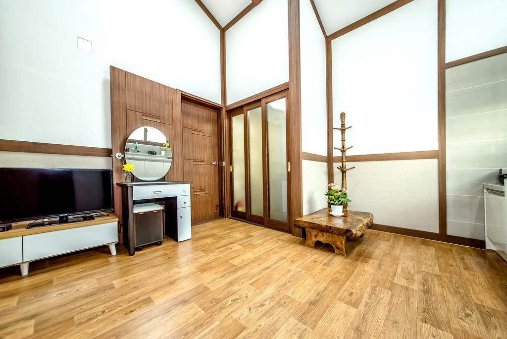 Jeju Myung House Villa ซอกวีโพ ภายนอก รูปภาพ